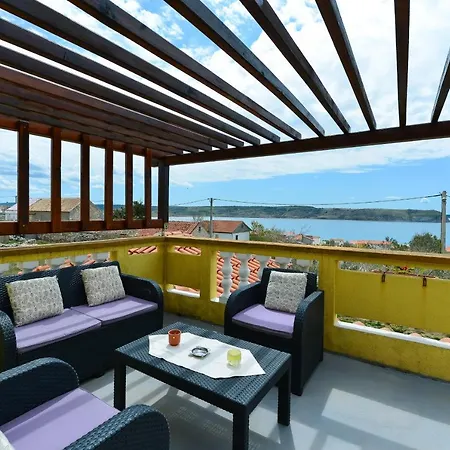 Apartments With Parking Space Rtina - Stosici, Zadar - 5881 Ražanac